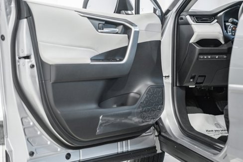New 2025 Toyota RAV4 XLE image 37