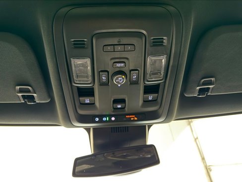 Used 2023 Chevrolet Suburban RST w/ Luxury Package image 21