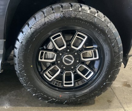 Used 2024 Chevrolet Silverado 1500 LT w/ Protection Package image 11
