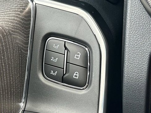 New 2025 Ford F250 Platinum w/ FX4 Off-Road Package image 43