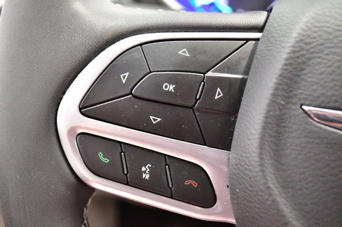 Used 2024 Chrysler Pacifica Limited image 24