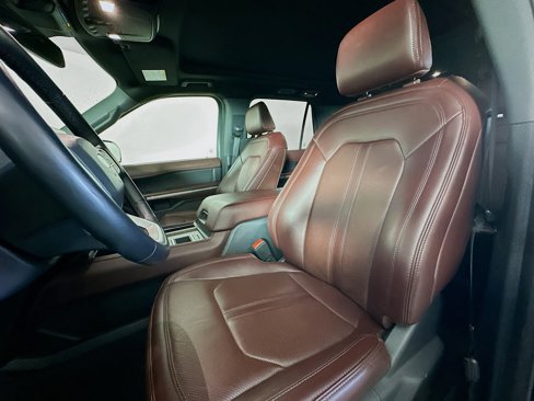 Used 2024 Ford Expedition Limited image 13