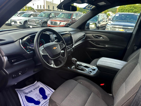 Used 2023 Chevrolet Traverse LT image 7