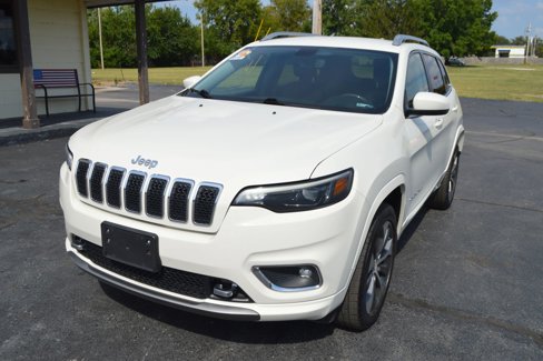 Used 2019 Jeep Cherokee Overland image 2