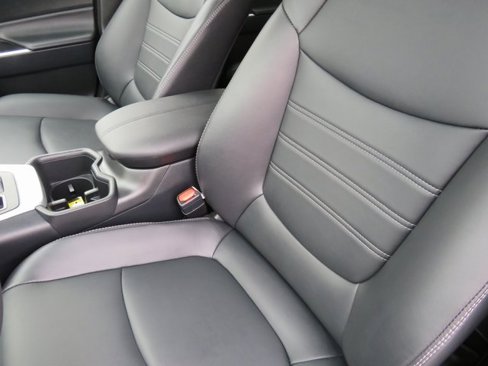 Certified 2025 Toyota RAV4 XLE Premium image 17