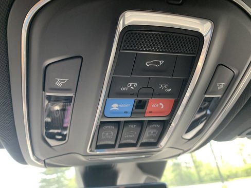 New 2025 Jeep Grand Cherokee L Limited w/ Luxury Tech Group II image 18