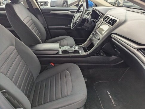 Used 2020 Ford Fusion SE image 29