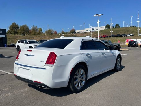 Used 2018 Chrysler 300 Limited w/ Safetytec Plus Group image 3