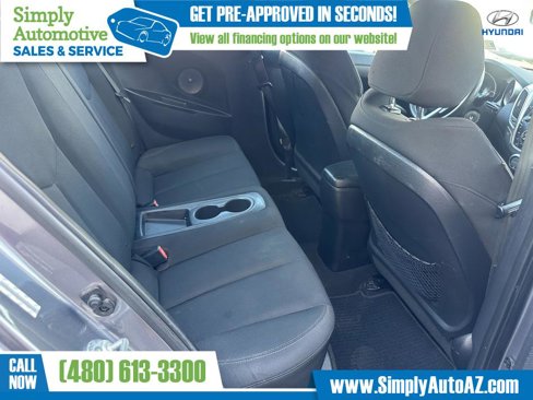 Used 2015 Hyundai Veloster image 16