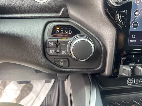 New 2026 RAM 1500 4x4 Crew Cab image 20
