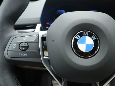 Used 2025 BMW X1 xDrive28i w/ Technology Package image 12