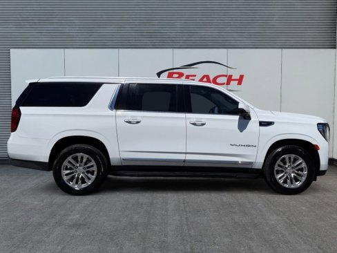 Used 2021 GMC Yukon XL SLT w/ SLT Luxury Plus Package image 9