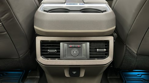 Used 2025 Ford F450 Platinum w/ Platinum Plus Package image 40