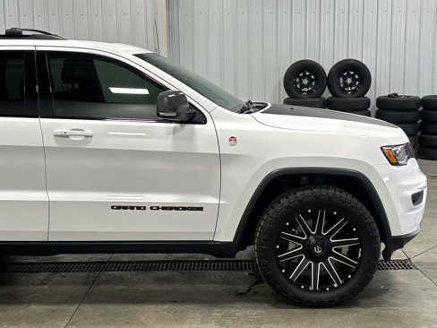 Used 2020 Jeep Grand Cherokee Trailhawk w/ Trailhawk Luxury Group image 19