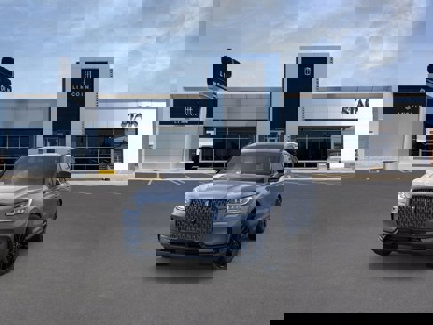 New 2025 Lincoln Corsair AWD w/ Equipment Group 101A image 2