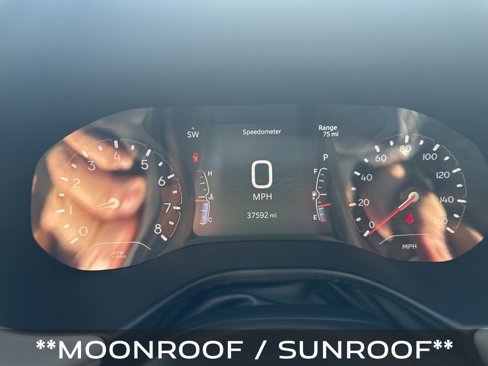 Used 2022 Jeep Compass Limited w/ Sun and Sound Group image 3