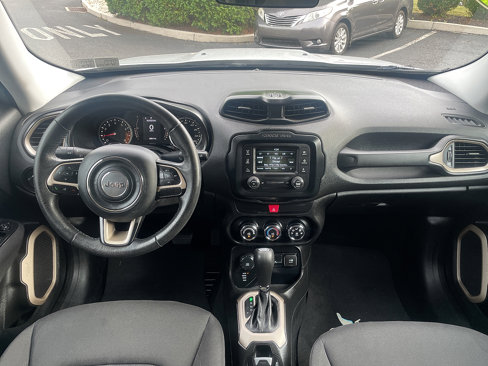 Used 2016 Jeep Renegade Latitude image 39