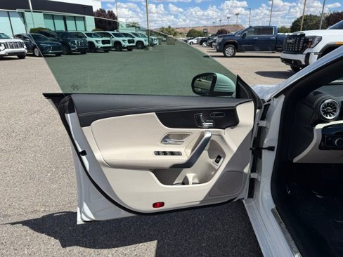 Used 2025 Mercedes-Benz CLA 250 4MATIC image 9