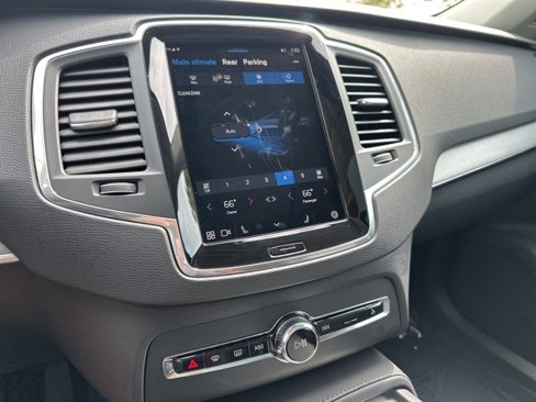 Certified 2025 Volvo XC90 B5 Core image 20