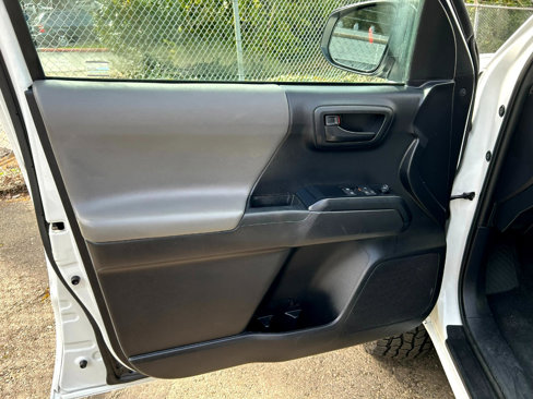 Used 2020 Toyota Tacoma SR w/ SX Package image 10