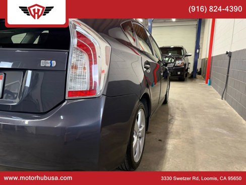 Used 2015 Toyota Prius Five image 16