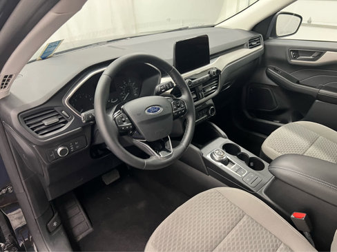 Used 2022 Ford Escape SE w/ SE Sport Appearance Package image 18