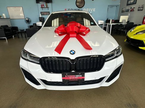 Used 2022 BMW 530i xDrive w/ Executive Package image 4