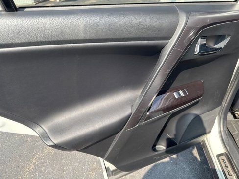 Used 2016 Toyota RAV4 SE image 26