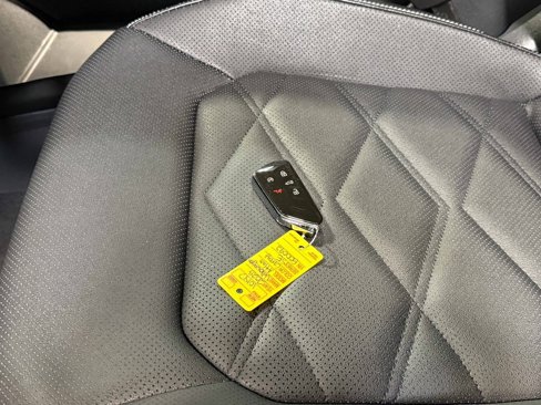 Used 2025 Volkswagen Atlas SE image 20