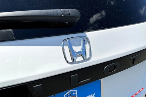 Used 2025 Honda Pilot Sport image 23