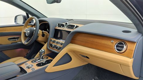New 2024 Bentley Bentayga image 9