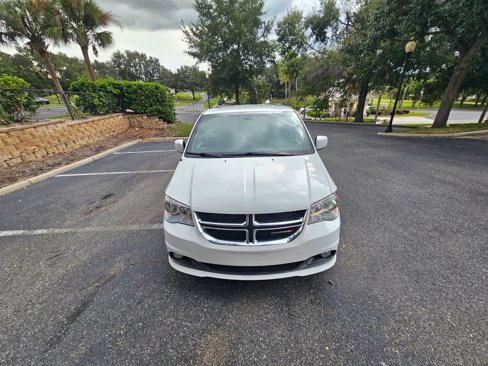 Used 2019 Dodge Grand Caravan SXT image 3