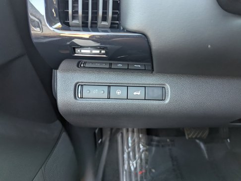 New 2025 Nissan Pathfinder SV image 13