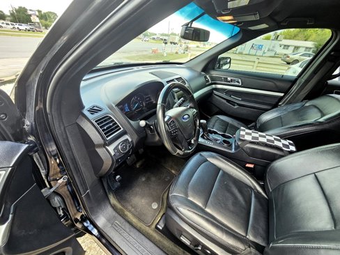 Used 2016 Ford Explorer XLT w/ Equipment Group 202A image 10