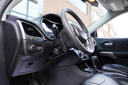 Used 2020 Jeep Cherokee Latitude Plus image 14