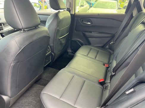 Used 2023 Nissan Rogue SV w/ SV Premium B Package image 23
