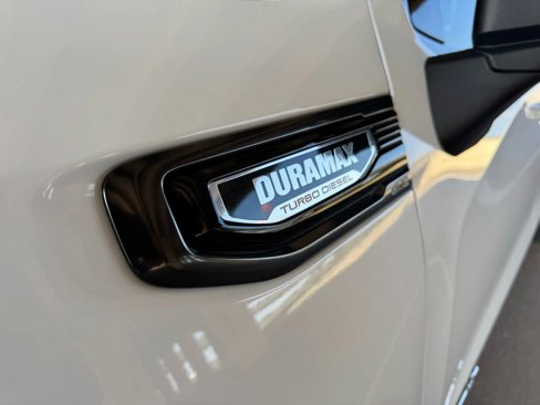 Used 2023 GMC Sierra 1500 AT4 w/ Technology Package image 11