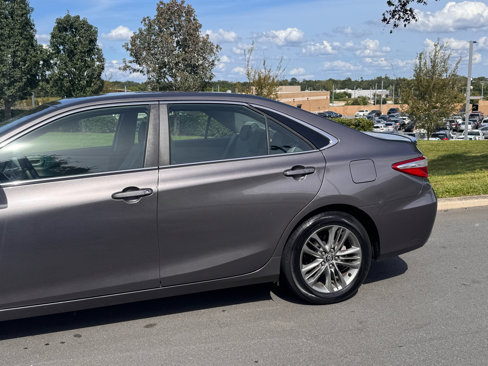Used 2017 Toyota Camry SE image 8
