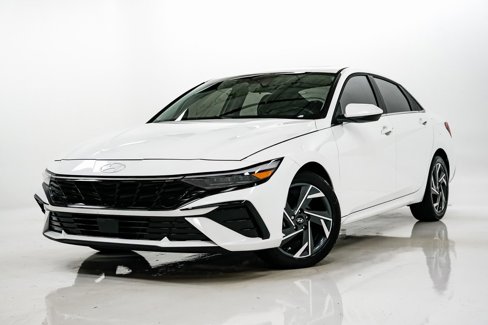 Used 2025 Hyundai Elantra SEL image 1