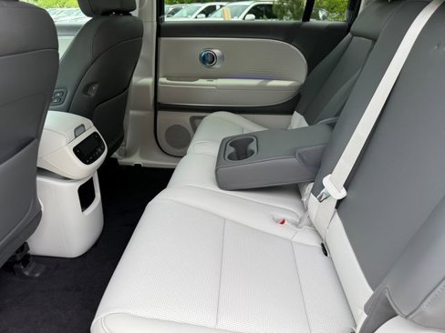 New 2026 Hyundai Ioniq 9 SEL image 7