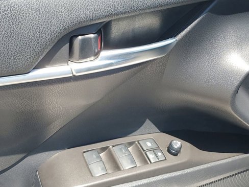 Used 2023 Toyota Camry SE image 43