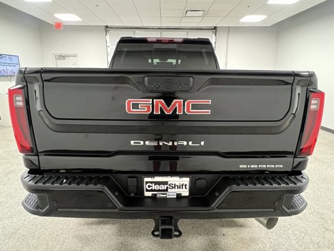 Used 2024 GMC Sierra 3500 Denali w/ Technology Package image 11