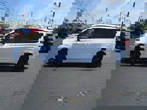 New 2026 Chrysler Pacifica Limited image 8
