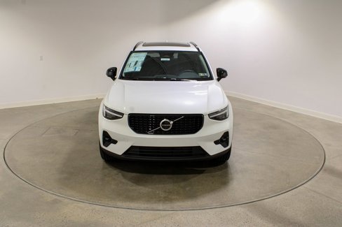 New 2026 Volvo XC40 B5 Plus w/ Protection Package Premier image 2