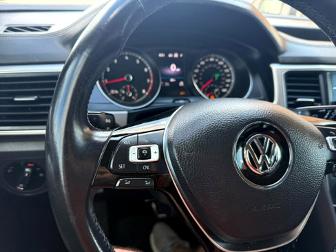 Used 2018 Volkswagen Atlas SE w/ R-Line Package image 32