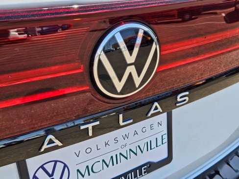 New 2025 Volkswagen Atlas Peak Edition SE image 27