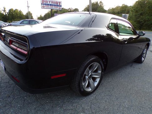 Used 2016 Dodge Challenger SXT image 11