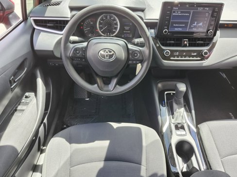 Used 2022 Toyota Corolla LE image 5