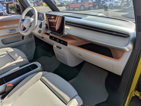 New 2025 Volkswagen ID. Buzz 1st Edition image 38