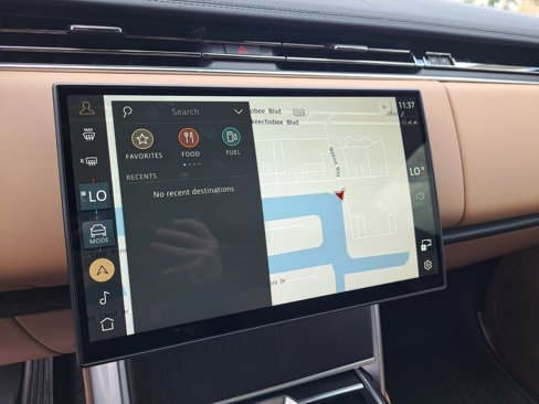 New 2025 Land Rover Range Rover SE image 15